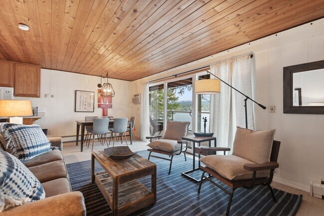 Foto del edificio - 1 bedroom, 1 bath condo on Whitefish Lake