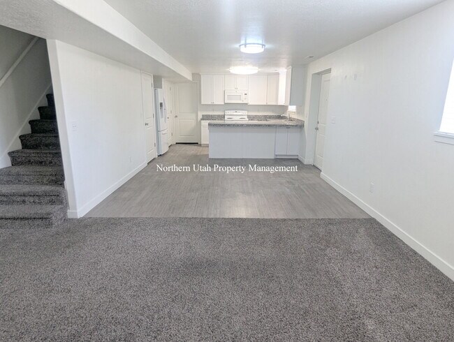 Building Photo - Spacious 3-Bed, 2-Bath Gem in Bountiful