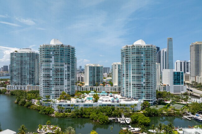 Building Photo - Oceania IV