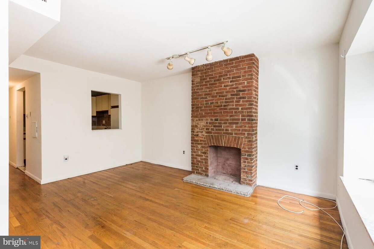 Primary Photo - 615 South St