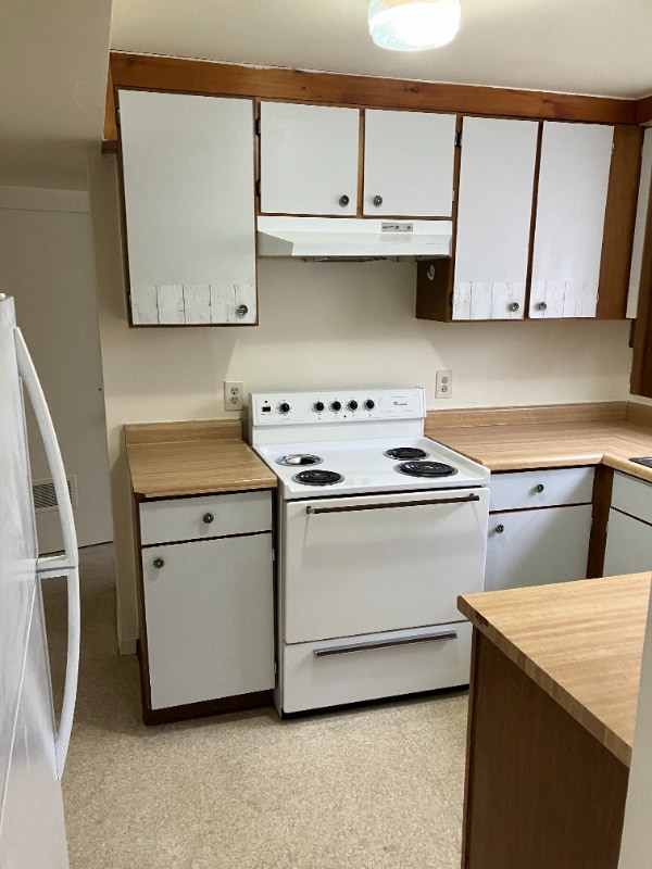 Building Photo - 1120 10th Ave NW