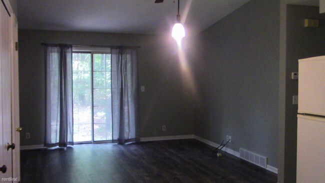 Foto del edificio - 2 br, 1 bath  - 16538 Taft Rd