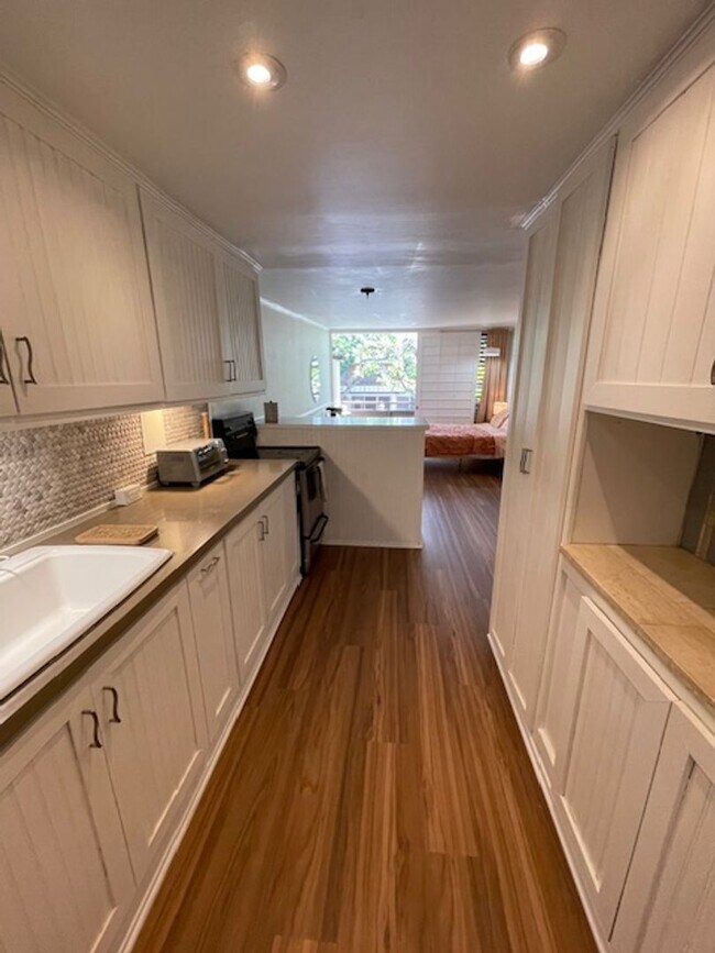 Foto del edificio - Furnished Upgraded Makiki Studio - ALL Utilities Included!!