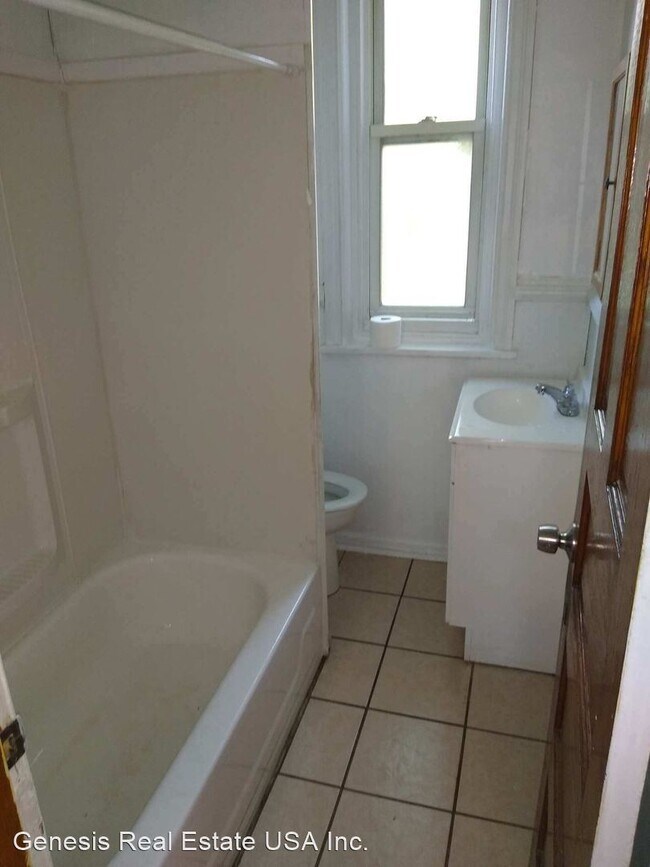 Building Photo - 4 br, 1.5 bath House - 1215 N Redfield Street