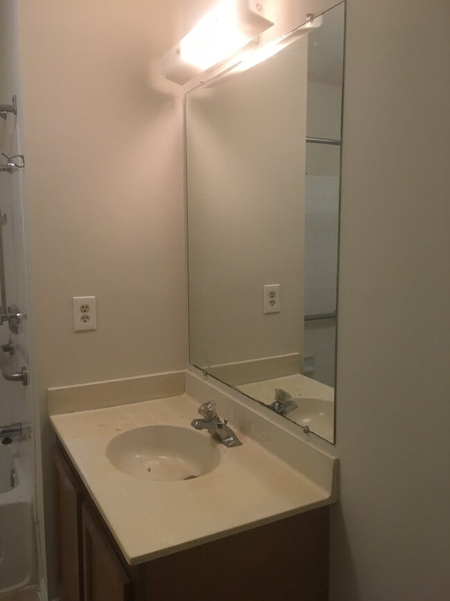 Building Photo - 12187 Chaucer Ln