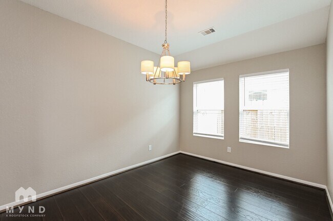 Building Photo - 11523 Dahlia Dale Dr