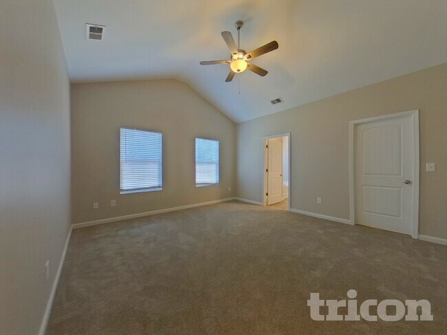 Foto del edificio - 216 Stone Creek Ct