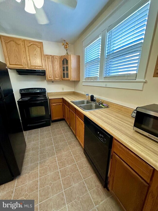 Foto del edificio - 317 N Bradford St