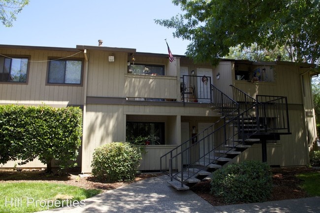 Building Photo - 1212 W Sacramento Ave