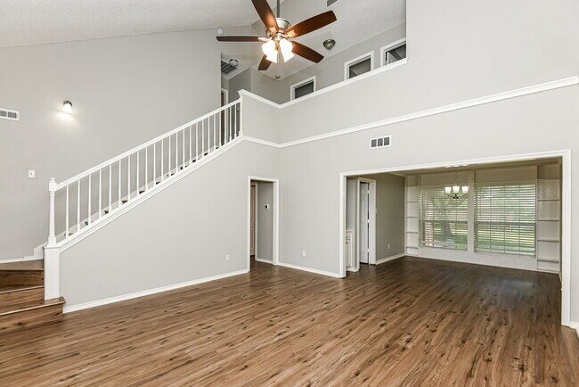 Foto del edificio - 7913 Hulen Park Cir
