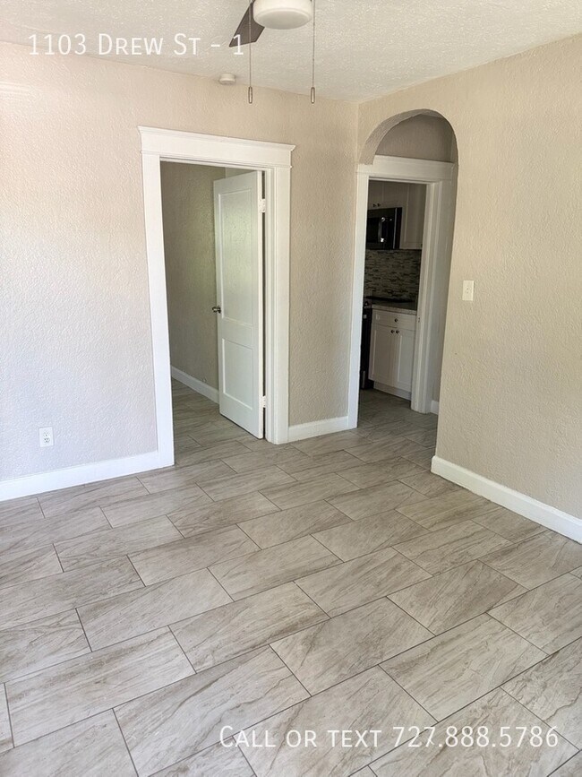 Photo - 1103 Drew St Apartment