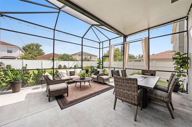 Foto del edificio - 2906 Cypress Bowl Rd