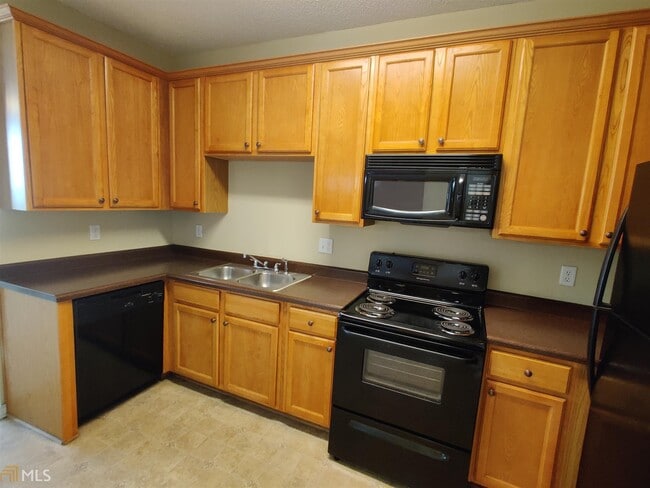 Building Photo - 7565 Rutgers Cir
