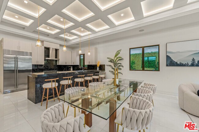 Foto del edificio - 9511 National Blvd