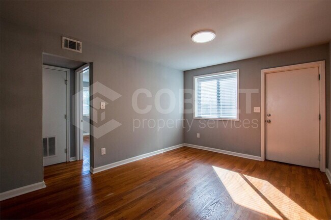 Foto del edificio - 271 Glen Iris Dr NE