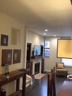 Foto del edificio - 1668 N Bissell St