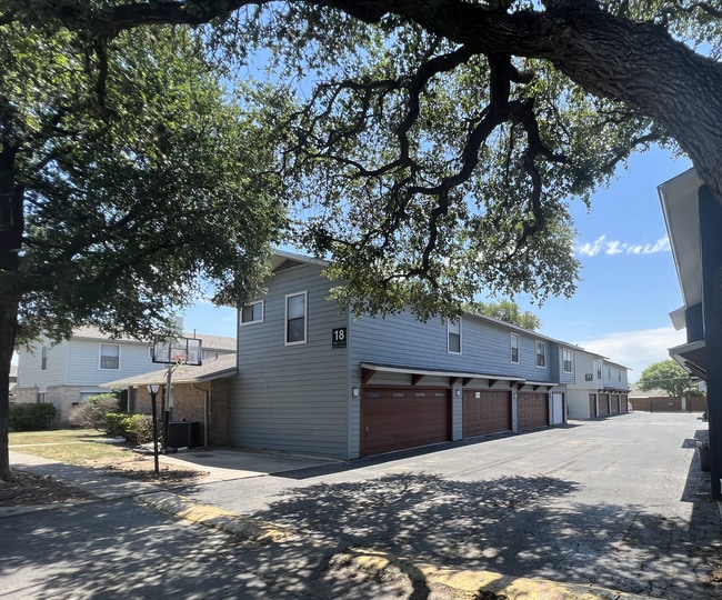Building Photo - The Camaron Townhomes & Flats