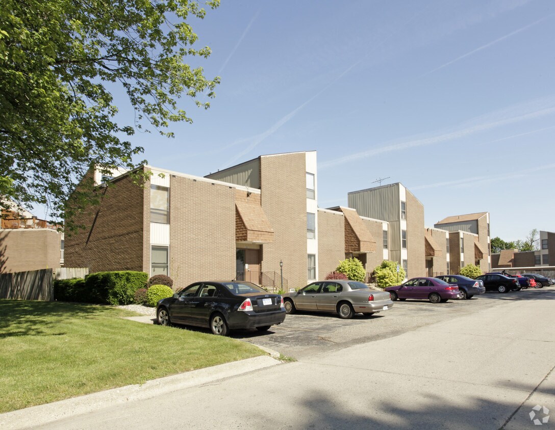 2125 Dickinson St, Mount Clemens, MI 48043 Apartments in Mount Clemens, MI