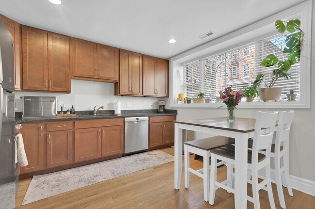 Foto del edificio - 2307 W Walton St