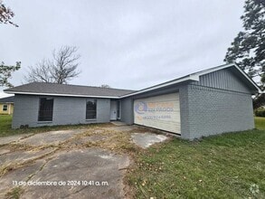 Building Photo - 124 Candlelight Ln
