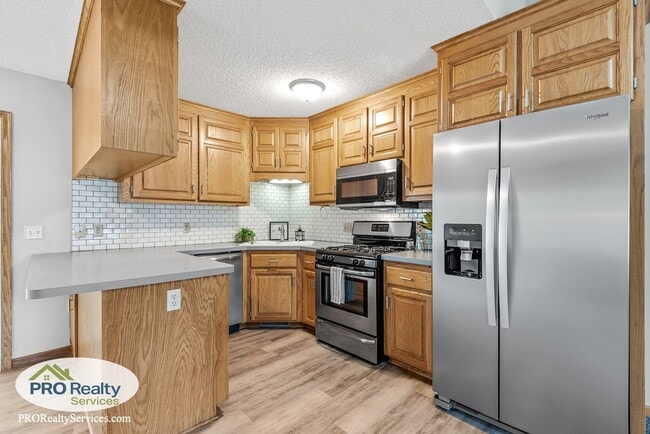 Building Photo - 3 Bedroom Home in Mounds View