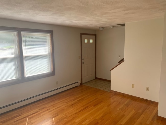 Building Photo - 13 Aiello Dr