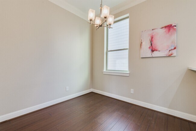 Foto del edificio - 1244 W 26th St