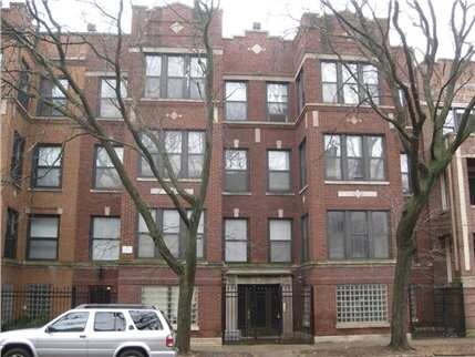 Foto principal - 647 E 50th Pl