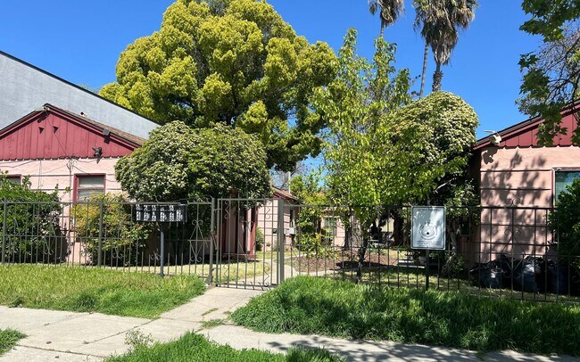 Foto del edificio - 1 Bedroom/1Bath Small Home Modesto