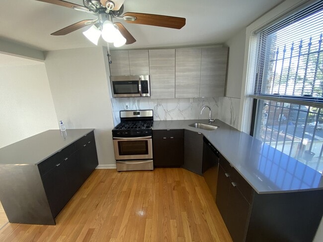 Building Photo - 2608 W Le Moyne St