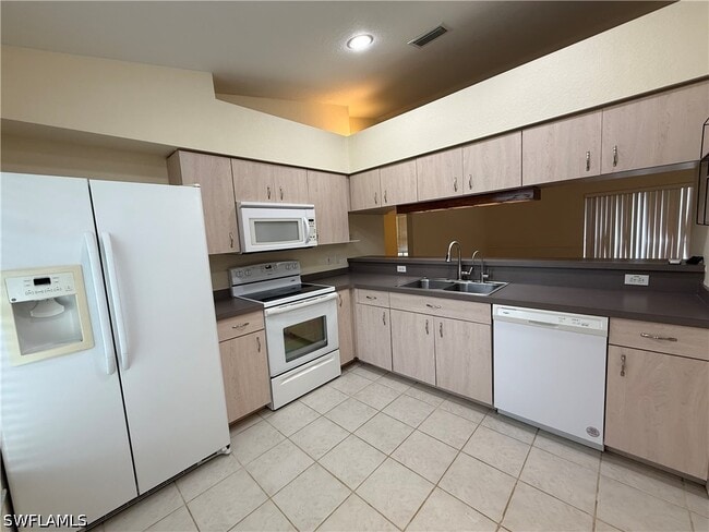 Foto del edificio - 3867 Lubec Ave