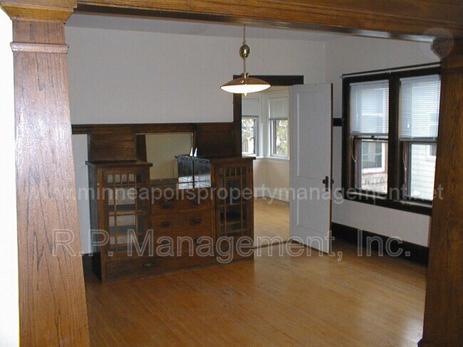 Foto del edificio - 1432 W 32nd St