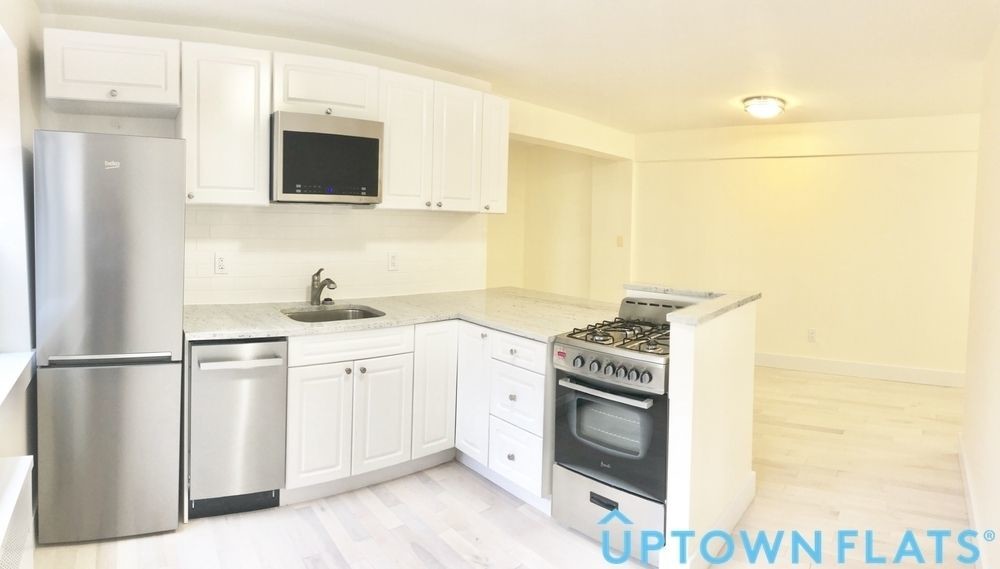 Primary Photo - 301 Brightwater Ct