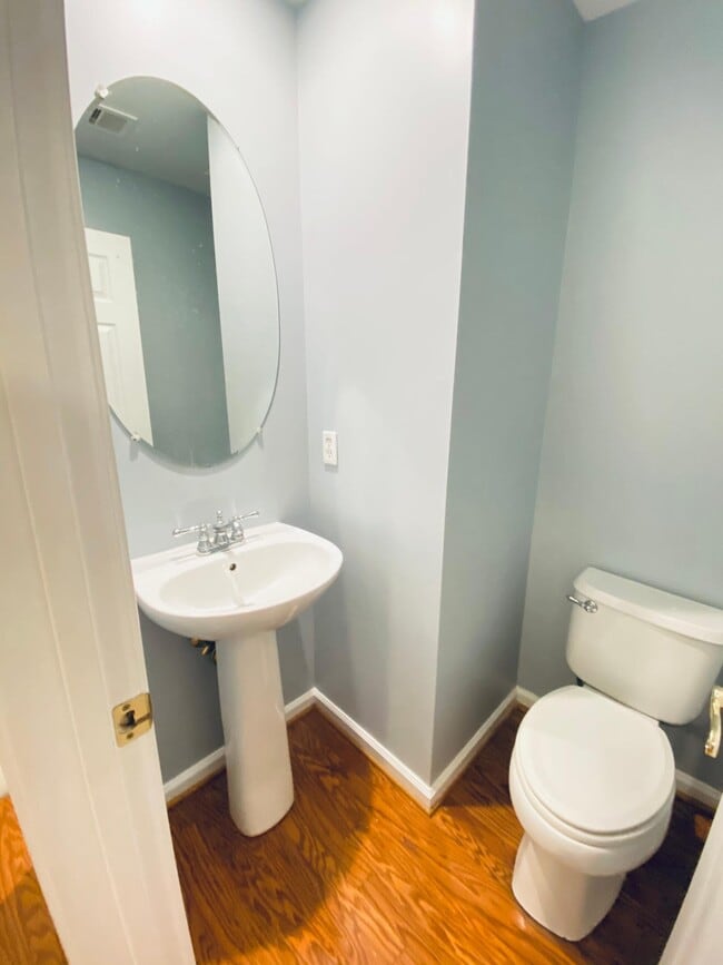 Building Photo - 2424 13th Ct N
