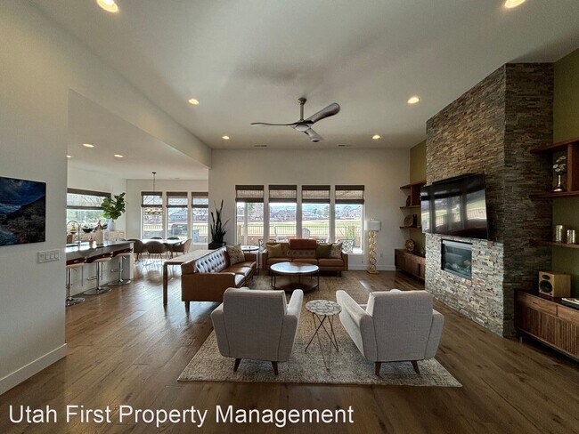 Foto del edificio - 3 br, 2.5 bath House - 1092 W Goldenrod Ci...