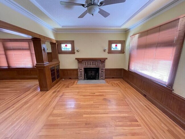 Building Photo - Craftsman Home for Rent in San Jose!
