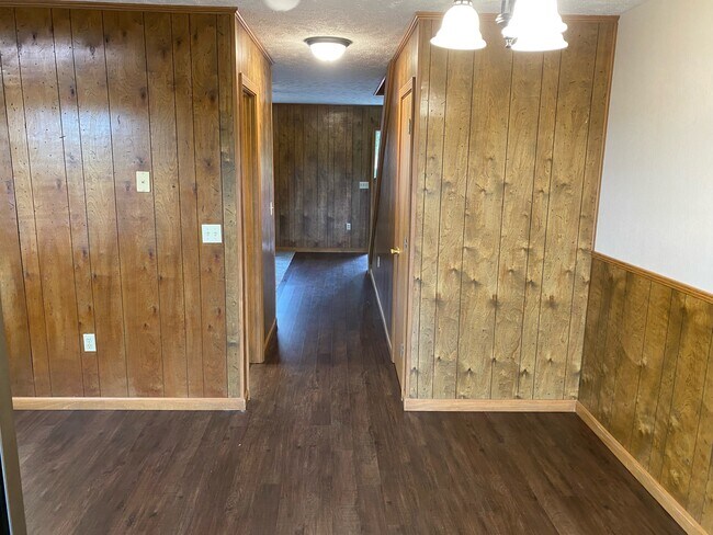 Foto del edificio - 444 Long Hollow Rd
