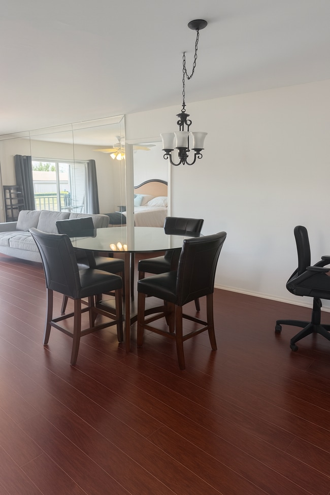 Building Photo - 4160 Inverrary Dr