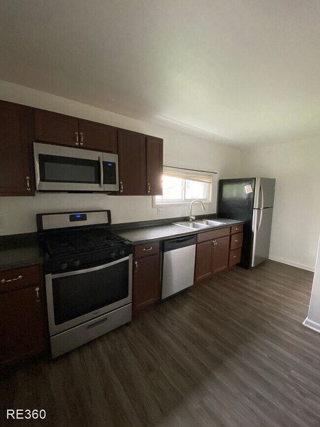 Building Photo - 1 br, 1 bath House - 740 Excelsior St Alle...