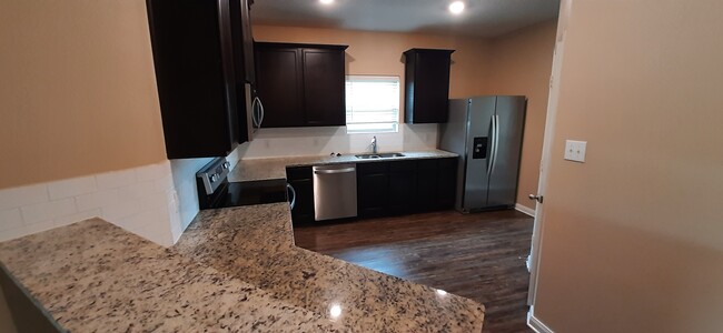 Building Photo - 1705 Blue Water Ct