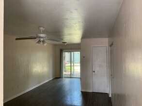 Building Photo - 627 SW 69th Terrace