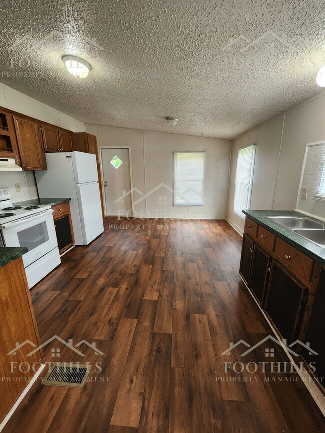 Building Photo - Country Comfort on Half an Acre – 3BR/2BA ...
