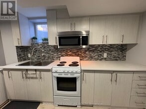 Building Photo - 731 Bennett Blvd