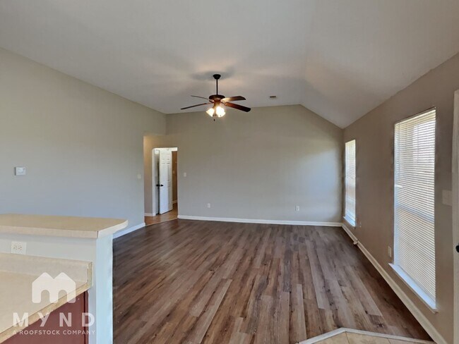 Building Photo - 1249 Clover Leaf Cir