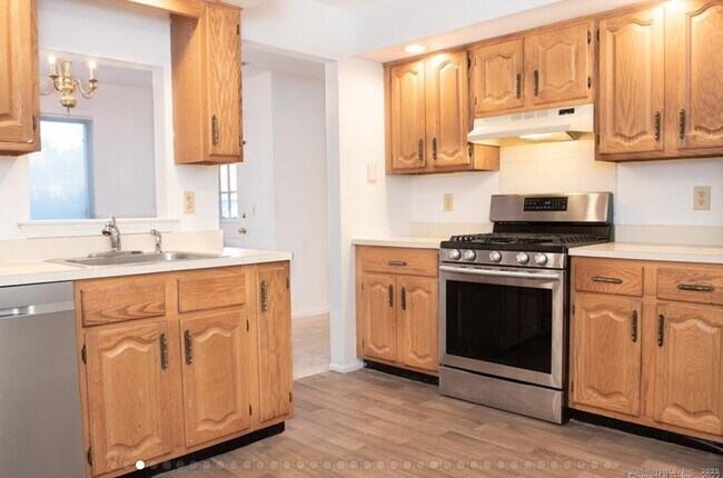 Foto del edificio - 211 Windgate Cir