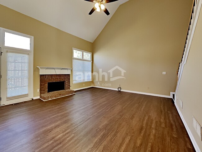 Building Photo - 1470 Woodpoint Way