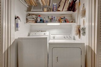 Building Photo - 5976 Woodway Place Ct