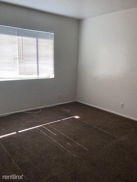 Building Photo - 2 br, 1 bath Apartment - 3464 S Chester Ave