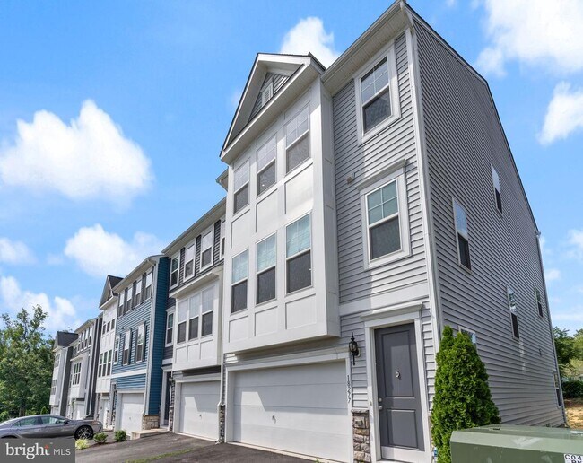 Foto del edificio - 18277 Summit Pointe Dr