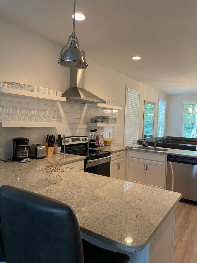 Kitchen - 407 High St